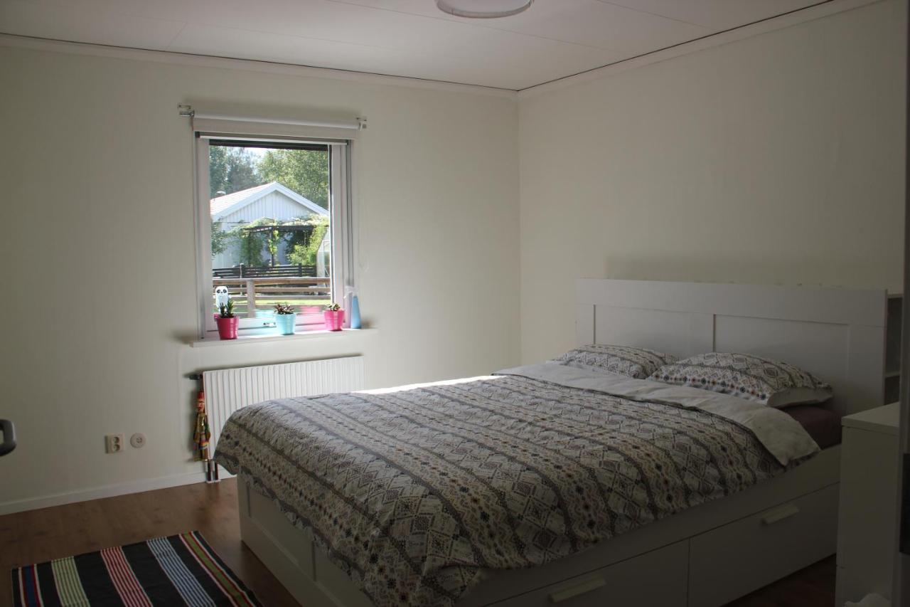 Private Room For Rent In A Villa With Garden View Älmhult Екстериор снимка