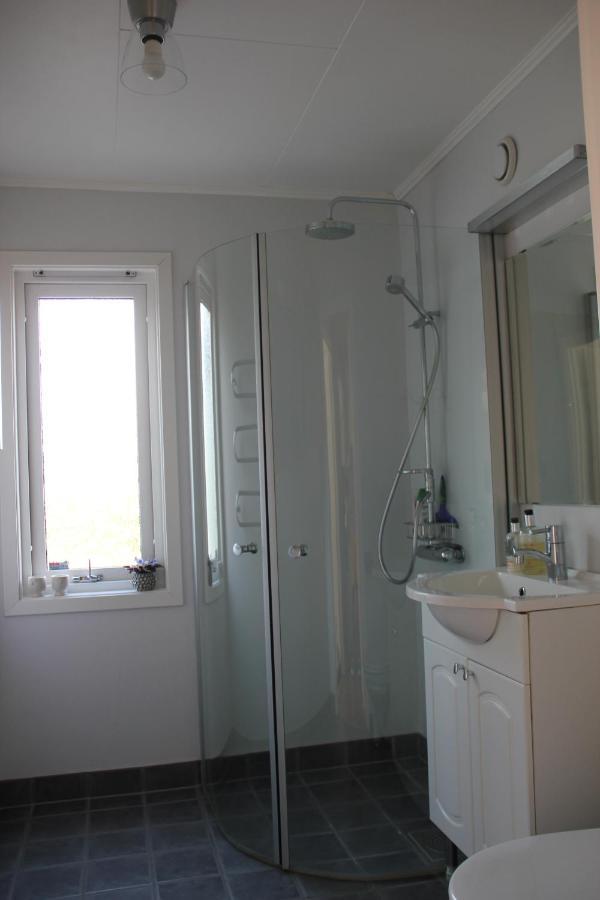 Private Room For Rent In A Villa With Garden View Älmhult Екстериор снимка